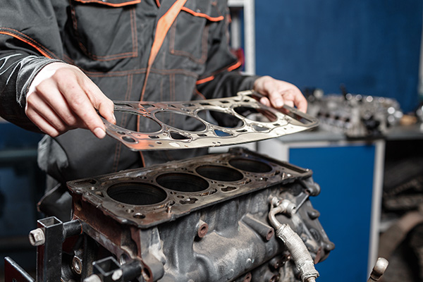 Engine Repair or Replacement When Valve Covers and Head Gasket Leaks Turn Serious | Airpark Auto Pros